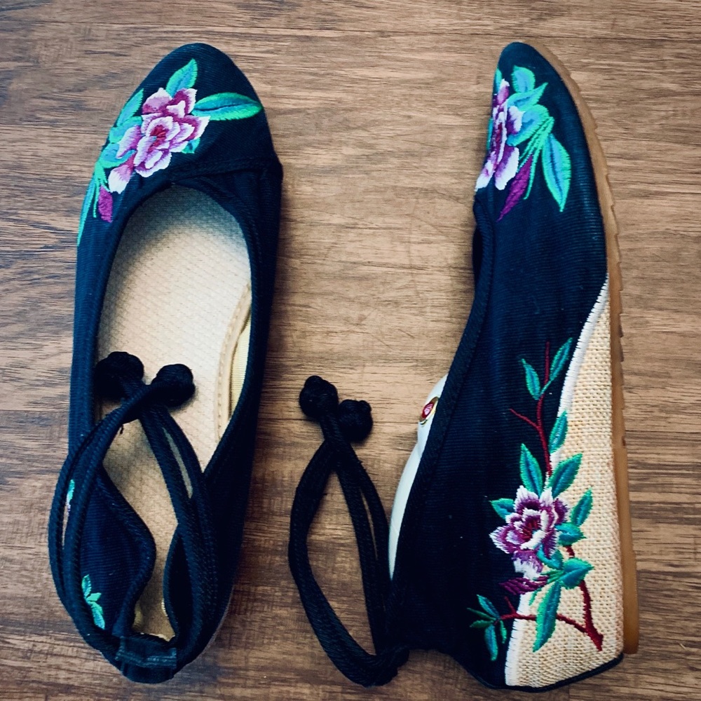 Vintage Chinese Embroidered Flower Mary Jane - Picture 4 of 6